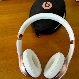 Beats Solo 3 by Dre